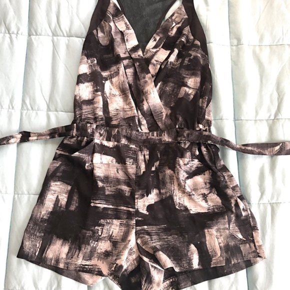 Guess Romper Size Small - Picture 7 of 8